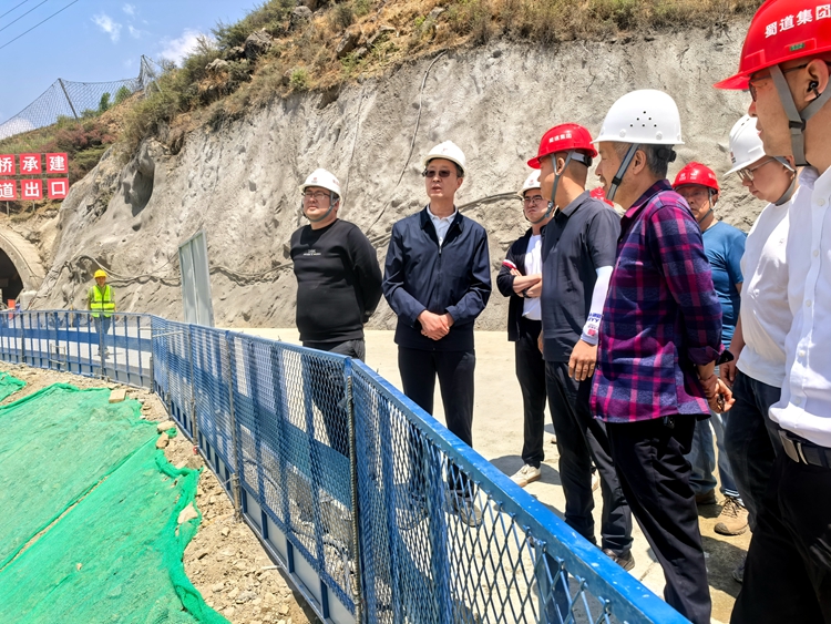 昭普公司持续强化瓦斯隧道施工安全管控